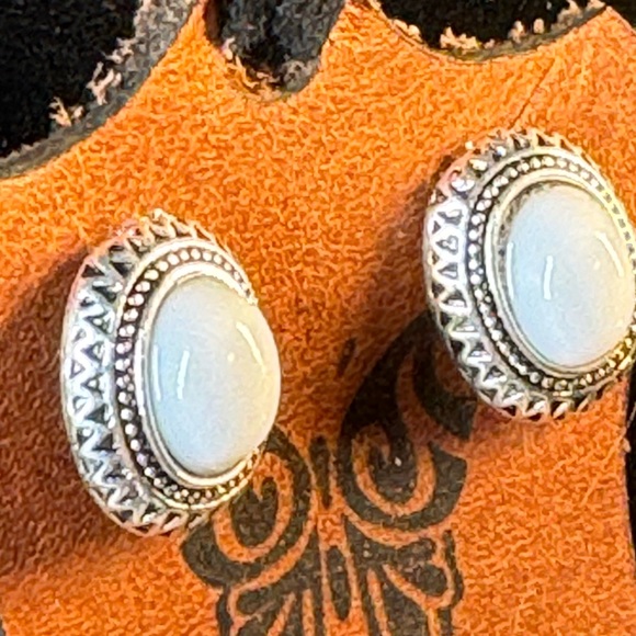 Southwest White Stone Stud Post Fashion Earrings - Picture 6 of 7